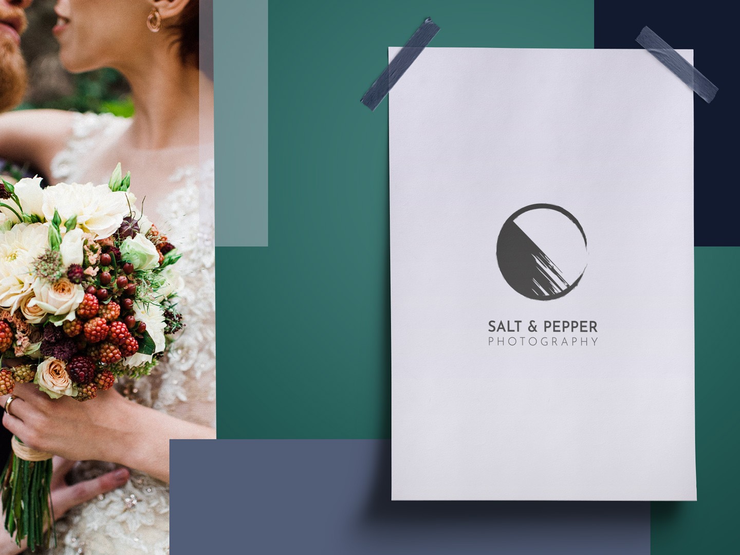 Bildkomposition aus farbigen Flächen, Transparenzen, Typography (Schriftart: Josefin Sans) und einem Hochzeitsfoto. Auf dem Foto ein sich küssendes Brautpaar und im Vordergrund ein Brautstrauß aus Rosen und Brombeeren.